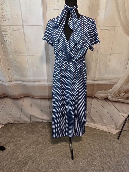 Kohl's Dresses & Skirts - Kohl's Blue Polka Dot Short-Sleeve Maxi Dress